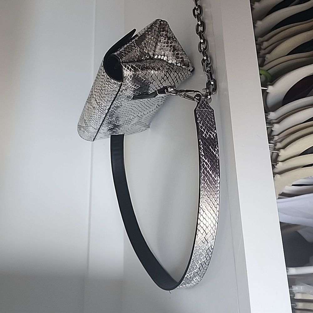 Michael Kors Belt Bag Fanny Pack Snake Skin Metallic Reptile with Chain Charm - Picture 12 of 12